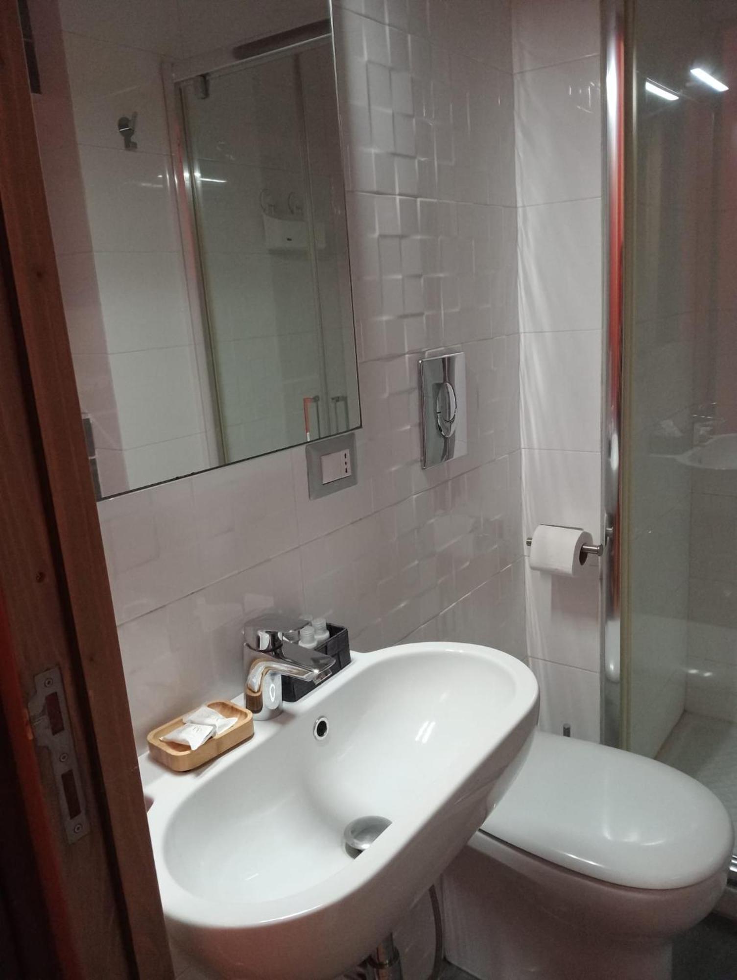 Antico Palazzo Bed & Breakfast ซาแลร์โน ภายนอก รูปภาพ